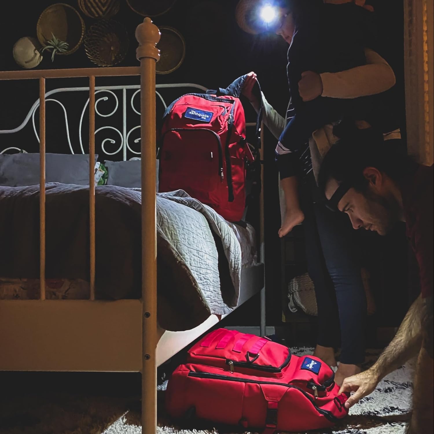 Complete Earthquake Bag - 3 Day Emergency kit for Earthquakes, Hurricanes, Wildfires, Floods + Other disasters - Image 5
